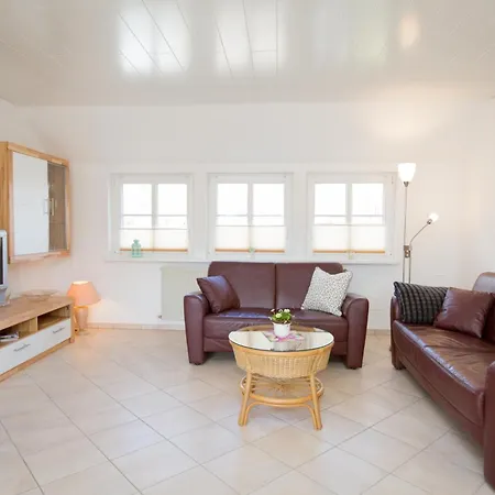 Oberdeck - Koenigsberger Allee 28 *